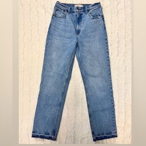 Abercrombie & Fitch 90’s Straight Ultra High Rise Jeans